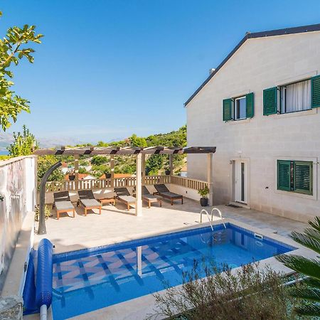 Nice Home In Postira With Outdoor Swimming Pool ภายนอก รูปภาพ