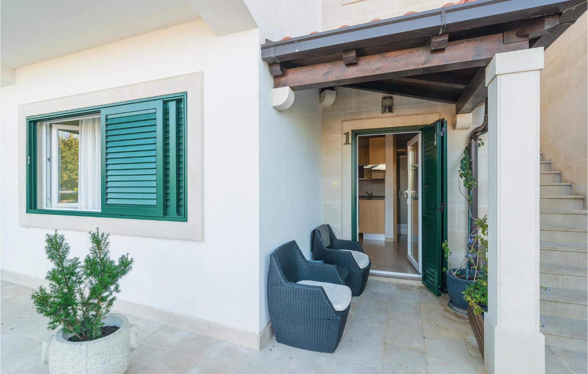 Nice Home In Postira With Outdoor Swimming Pool ภายนอก รูปภาพ